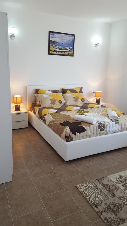 Apartments Sirena Ulcinj Extérieur photo