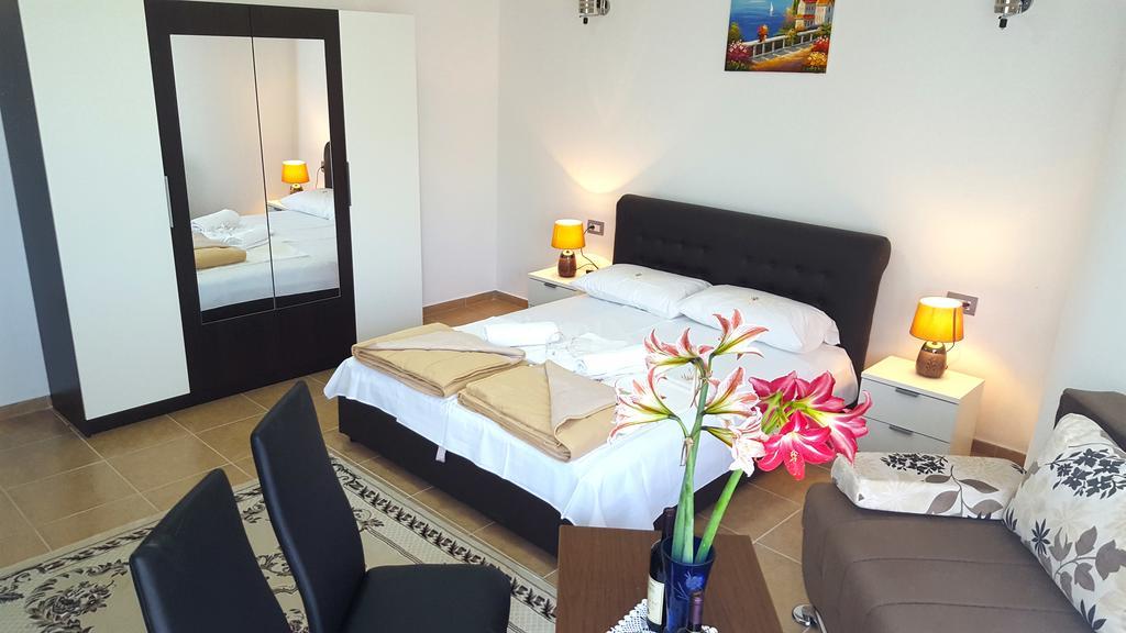 Apartments Sirena Ulcinj Extérieur photo