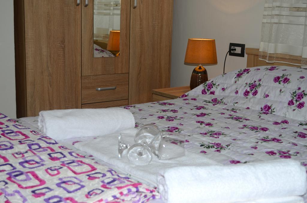 Apartments Sirena Ulcinj Extérieur photo