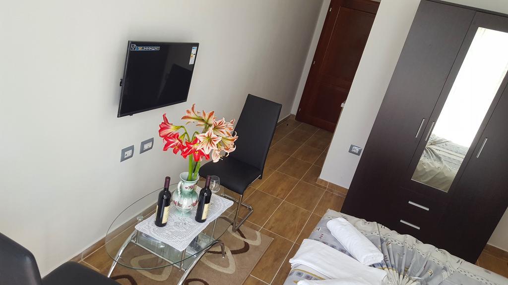 Apartments Sirena Ulcinj Extérieur photo