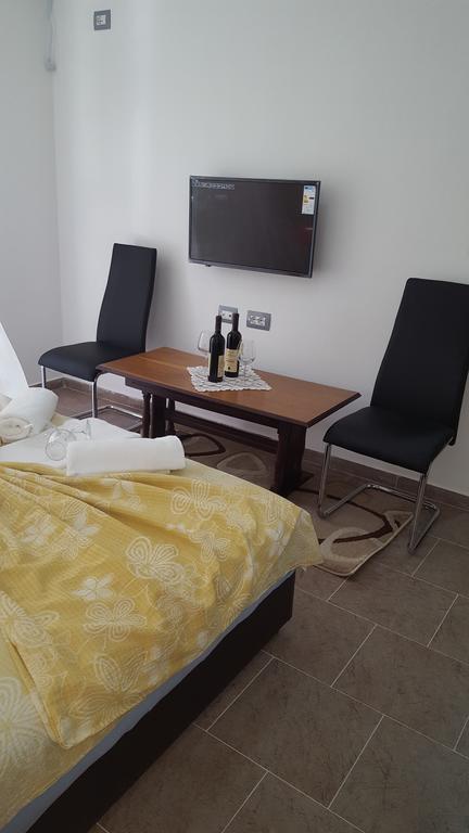 Apartments Sirena Ulcinj Extérieur photo