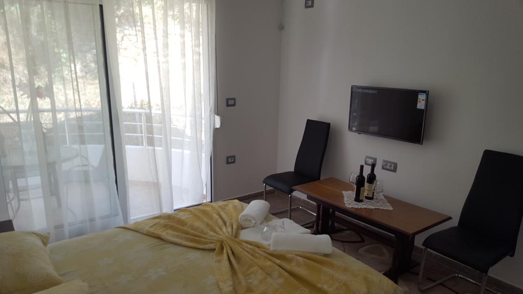 Apartments Sirena Ulcinj Extérieur photo