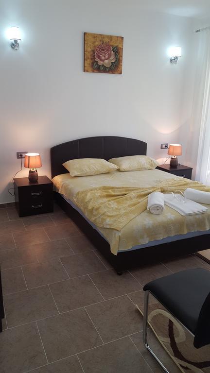 Apartments Sirena Ulcinj Extérieur photo